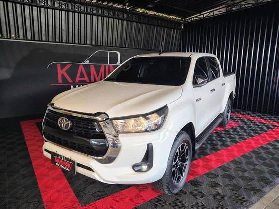 TOYOTA HILUX 2.8 D-4D TURBO DIESEL CD SRV 4X4 AUTOMÁTICO